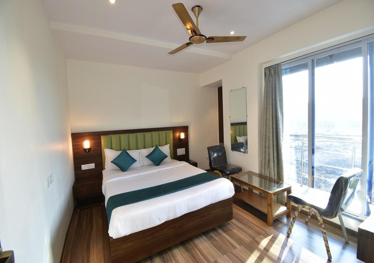 Hotel Candor Amigo Airoli Mind Space Navi Mumbai Exterior photo